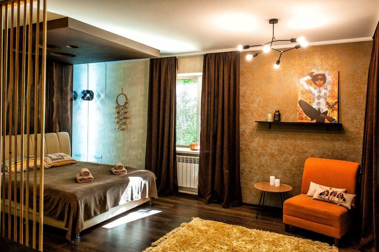 Золотое Тепло Apartment Chernihiv Bagian luar foto
