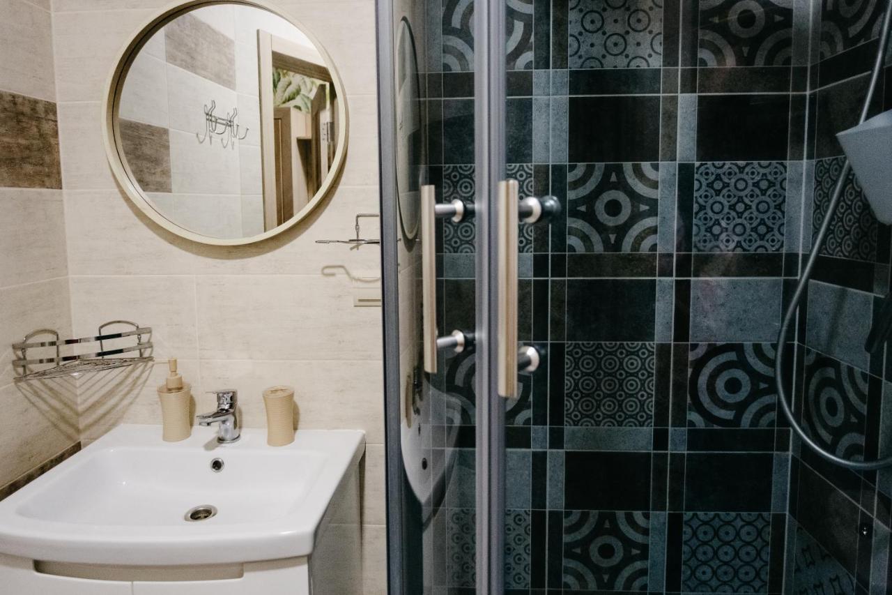 Золотое Тепло Apartment Chernihiv Bagian luar foto